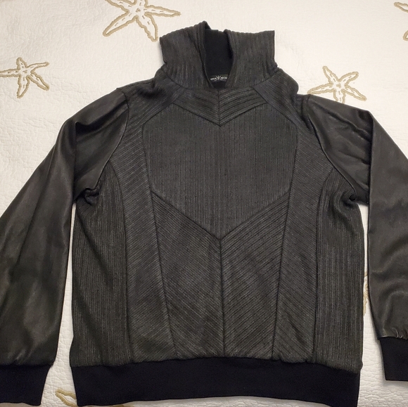 Ashton Michael Black Heart Collection Couture Hoodie Pull Over Sweatshirt - 2013 - Picture 4 of 8